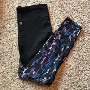 Pretty leggings! No tags but it's a size M!